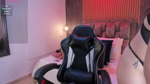 Amiee online show from 04-19-26, 02:27