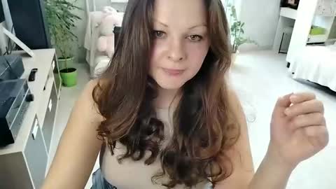 Mila online show from 10-28-25, 05:44