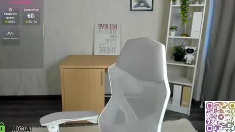 Snapshot of amilia_may chatting on 07-05-26, 04:19 amilia_may online show from 07-05-26, 04:19