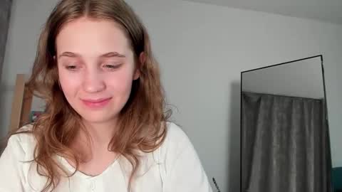 Emily online show from 05-05-26, 09:12