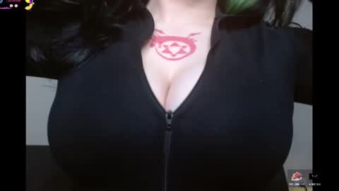 Snapshot of amilustxx chatting on 10-08-25, 10:07 amilust online show from 10-08-25, 10:07