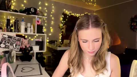 Amily online show from 03-20-26, 02:00