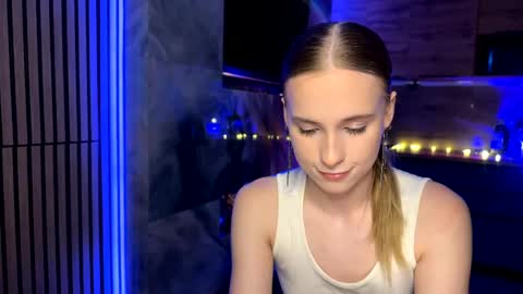 Snapshot of amily_sunray chatting on 05-12-26, 04:26 Amily online show from 05-12-26, 04:26