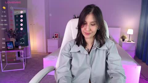 Snapshot of aminegulse chatting on 01-24-25, 09:39 Camilla online show from 01-24-25, 09:39
