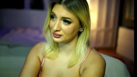 Snapshot of amira_velvet chatting on 06-04-26, 05:52 Mira online show from 06-04-26, 05:52