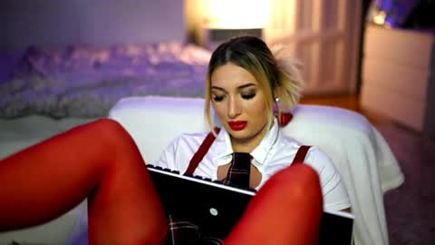 Snapshot of amira_velvet chatting on 06-06-26, 06:34 Mira online show from 06-06-26, 06:34