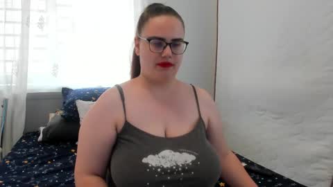 Amira Vyxen online show from 04-22-26, 07:22