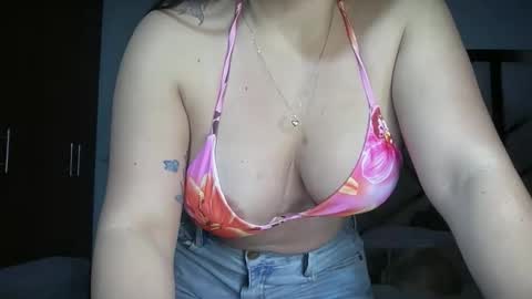 Snapshot of ammytylorxx chatting on 02-11-26, 02:05 Ammy online show from 02-11-26, 02:05
