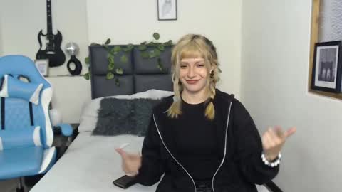 Amnesia online show from 09-29-25, 01:38