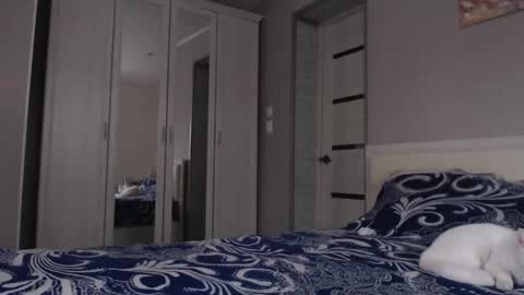 miss unforgettable online show from 11-18-25, 06:07