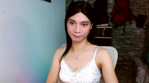 Snapshot of amorous_tina chatting on 05-24-26, 02:44 Tina online show from 05-24-26, 02:44