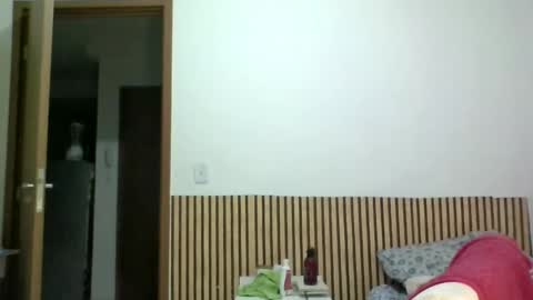 amputeeluna online show from 02-20-25, 02:07