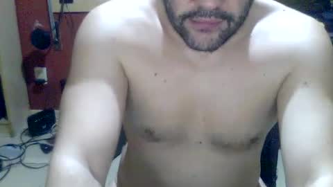 Snapshot of amusemoan chatting on 08-09-26, 01:40 A Muse Man online show from 08-09-26, 01:40