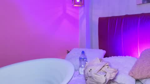 Snapshot of amy_saenz_ chatting on 10-02-25, 10:11 amy_saenz_ online show from 10-02-25, 10:11