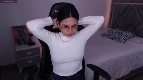 Mia Cristancho online show from 06-26-26, 01:59