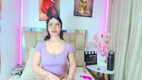 Snapshot of amy_swann chatting on 04-11-26, 11:25 Amy online show from 04-11-26, 11:25
