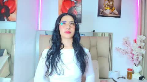 Snapshot of amy_swann chatting on 04-28-26, 11:26 Amy online show from 04-28-26, 11:26