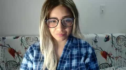 Snapshot of amycosplay99 chatting on 01-17-25, 02:08 amycosplay99 online show from 01-17-25, 02:08