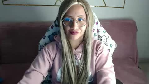 Snapshot of amycosplay99 chatting on 11-24-25, 07:41 amycosplay99 online show from 11-24-25, 07:41