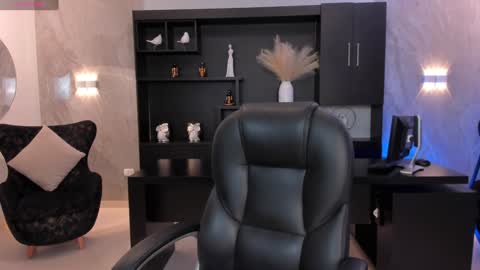 Amy  online show from 01-11-25, 07:49