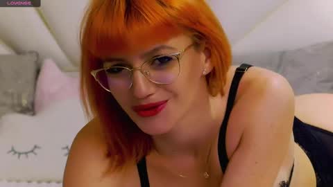 Snapshot of amyhennessy chatting on 12-14-24, 05:29 amyhennessy online show from 12-14-24, 05:29