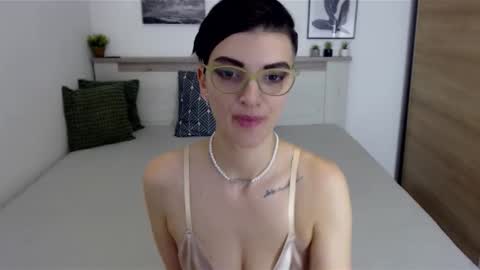 Snapshot of amylexy chatting on 12-08-24, 11:14 Hi there guys  My pleasure in your hands  pvt is open online show from 12-08-24, 11:14