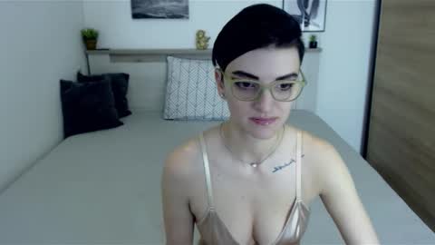 Snapshot of amylexy chatting on 01-13-25, 08:05 Hi there guys  My pleasure in your hands  pvt is open online show from 01-13-25, 08:05