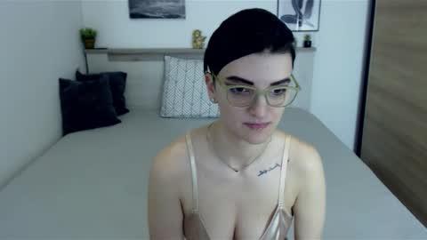 Snapshot of amylexy chatting on 01-14-25, 08:31 Hi there guys  My pleasure in your hands  pvt is open online show from 01-14-25, 08:31