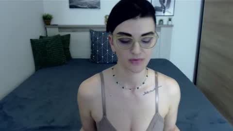 Snapshot of amylexy chatting on 02-28-25, 10:17 Hi there guys  My pleasure in your hands  pvt is open online show from 02-28-25, 10:17