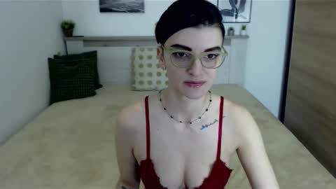Snapshot of amylexy chatting on 03-09-25, 11:25 Hi there guys  My pleasure in your hands  pvt is open online show from 03-09-25, 11:25