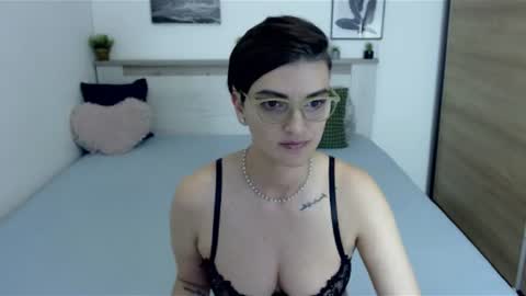 Snapshot of amylexy chatting on 07-12-26, 08:11 Hi there guys My pleasure in your hands pvt is open online show from 07-12-26, 08:11