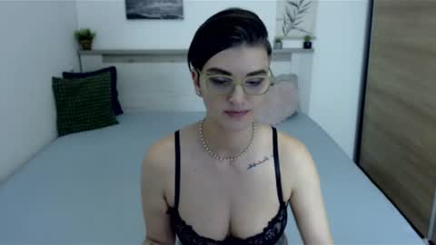 Snapshot of amylexy chatting on 07-16-26, 06:58 Hi there guys My pleasure in your hands pvt is open online show from 07-16-26, 06:58