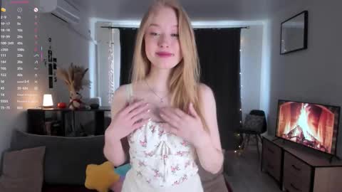 Snapshot of amylouwood chatting on 02-18-26, 06:42 Amy online show from 02-18-26, 06:42