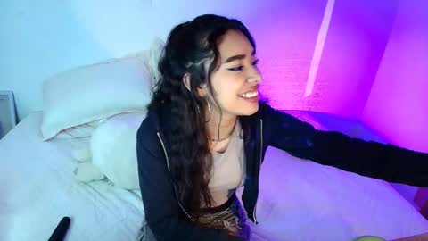 Amy ... Nice to meet u   thumb up me please its important online show from 04-30-26, 03:24