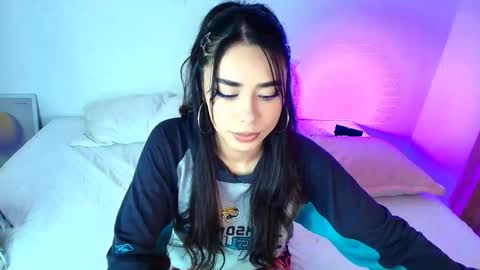 Snapshot of amyolimpo chatting on 05-05-26, 09:23 Amy ... Nice to meet u thumb up me please its important online show from 05-05-26, 09:23