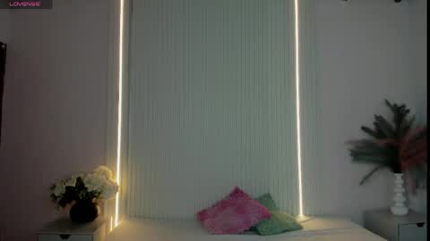 Snapshot of amyprice9 chatting on 06-09-26, 11:44 amyprice9 online show from 06-09-26, 11:44