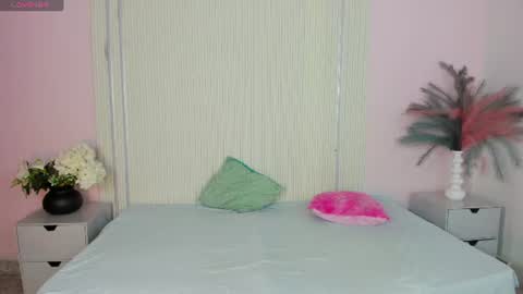 Snapshot of amyprice9 chatting on 06-10-26, 11:31 amyprice9 online show from 06-10-26, 11:31