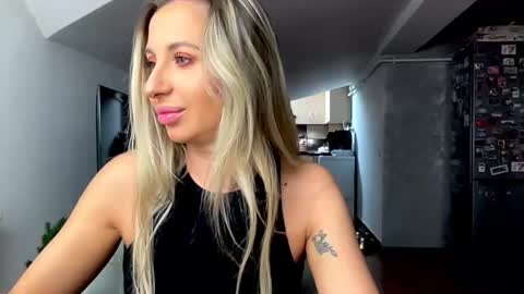 amyroberta92 online show from 02-10-26, 08:07