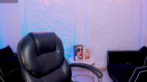 AMY R  online show from 06-21-26, 04:15