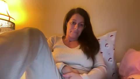 Amy Smilez online show from 12-17-25, 02:17