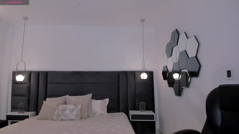 AMY WALKER online show from 01-28-25, 10:12