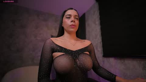 AMY WALKER online show from 11-19-25, 09:42