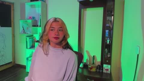 Snapshot of amywhitexxd chatting on 02-08-25, 01:11 AmyWhitexxd online show from 02-08-25, 01:11