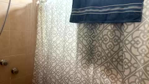 Snapshot of an_e333 chatting on 10-07-25, 01:36 an_e333 online show from 10-07-25, 01:36