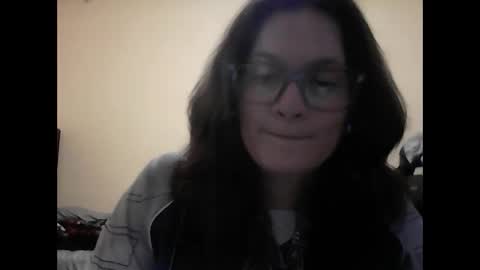 Snapshot of an_e333 chatting on 10-12-25, 02:21 an_e333 online show from 10-12-25, 02:21