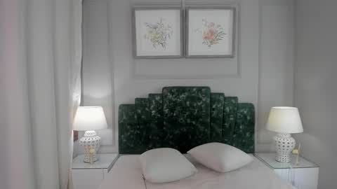 Ana  online show from 11-21-25, 10:36