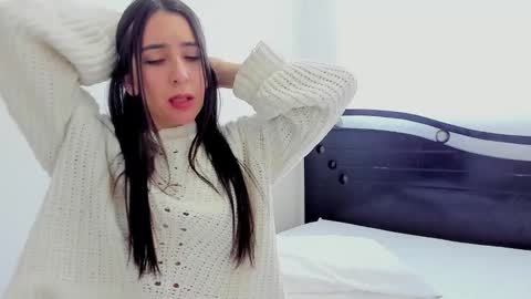 Snapshot of ana_castilo chatting on 01-12-25, 11:50 Ana  IG an castillo 1 online show from 01-12-25, 11:50