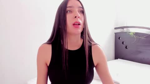 Snapshot of ana_castilo chatting on 02-24-25, 02:04 Ana  IG an castillo 1 online show from 02-24-25, 02:04