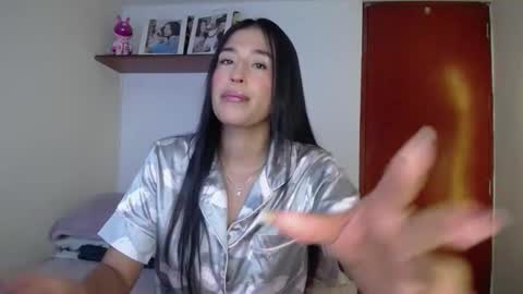 Ana online show from 10-31-25, 09:10