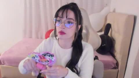 Im anna but you can call me as you want online show from 10-17-25, 09:28